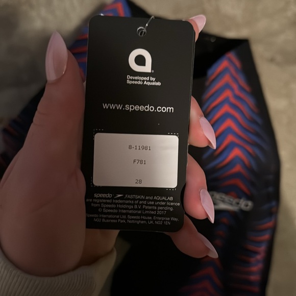 speedo make tech suit lzr pure valor male - Picture 4 of 4